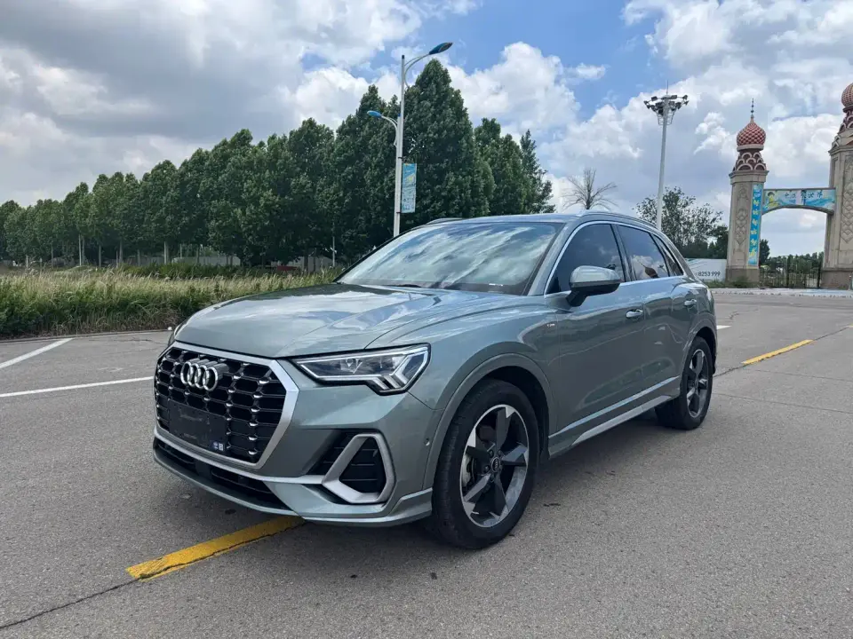 Audi Q3 35 TFSI Fashion Dynamic (1.4T) 2023