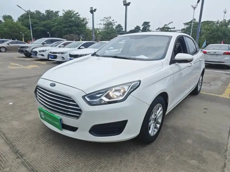 Ford Escort Facelift 1.5L Auto Premium Edition (TPMS) China VI 2020