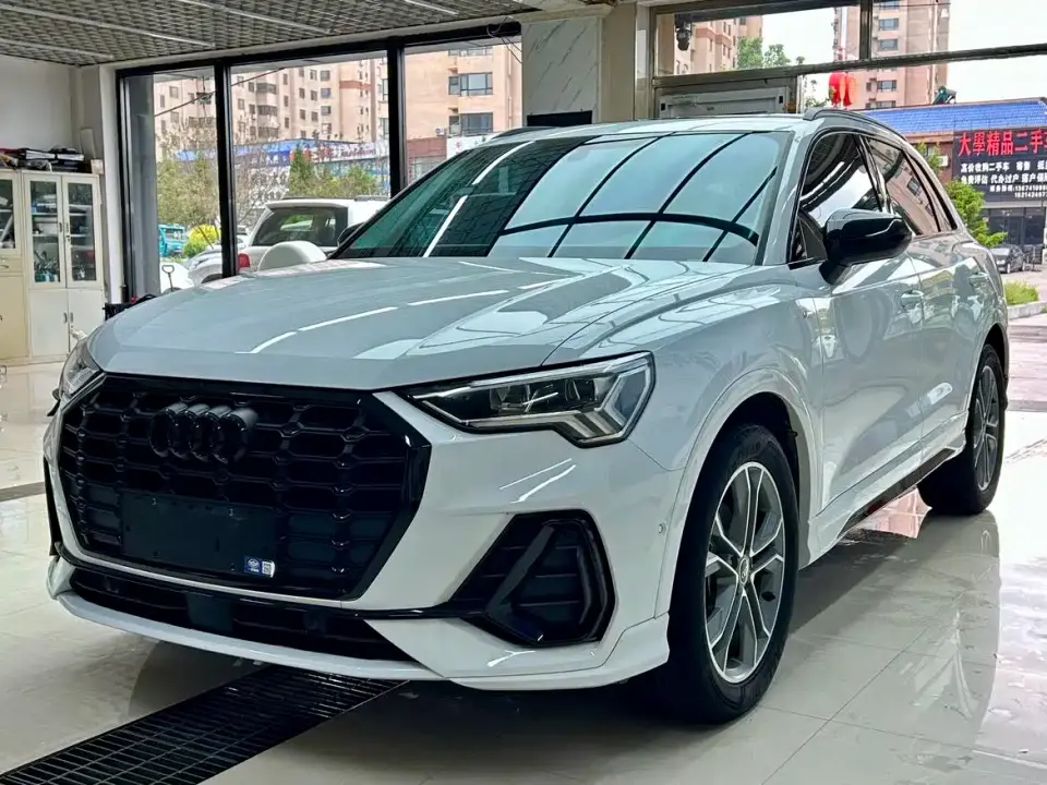 Audi Q3 35 TFSI Fashion Dynamic (1.4T) 2023