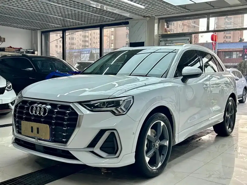 Audi Q3 35 TFSI Fashion Dynamic (1.4T) 2023