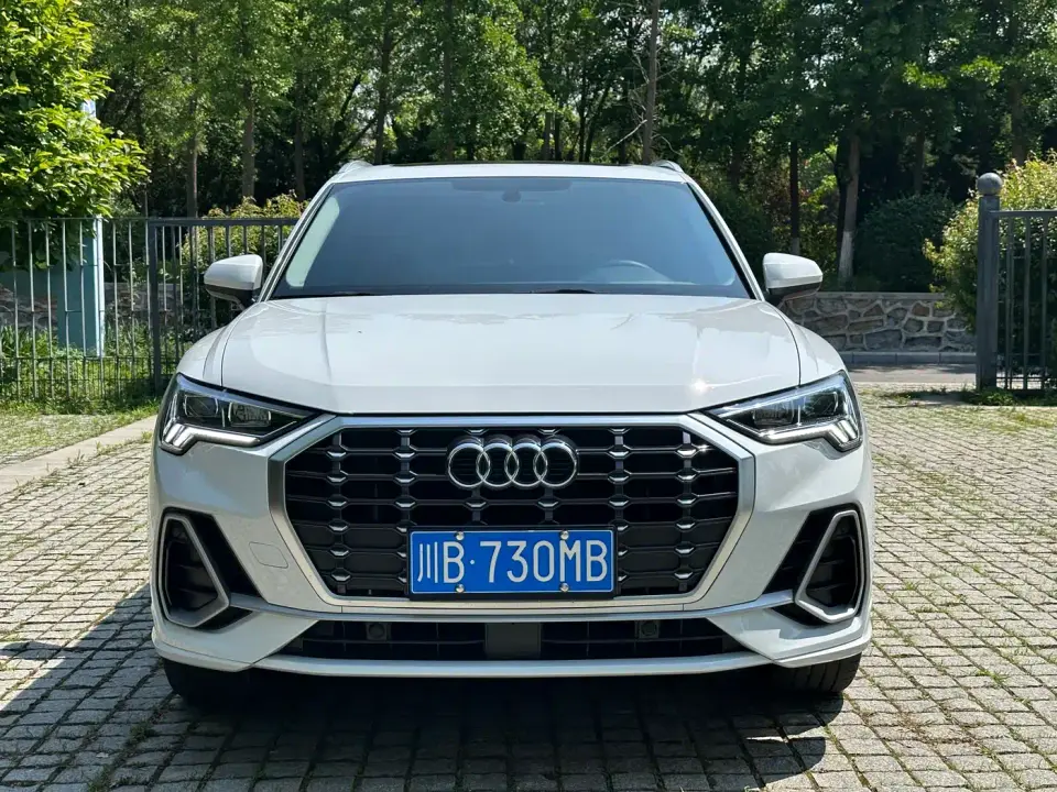 Audi Q3 35 TFSI Fashion Dynamic (1.4T) 2023