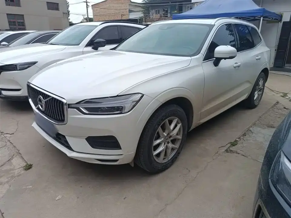 Volvo XC60 T5 4WD Intelligent Ease China VI 2019