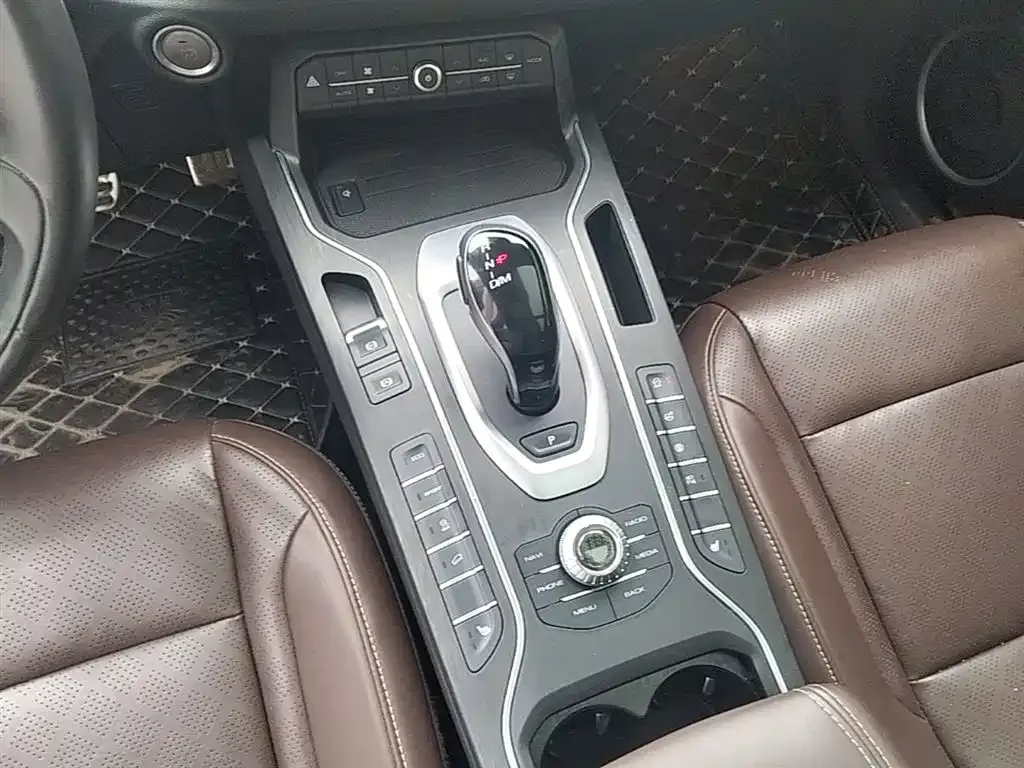 Wey VV6 2.0T 2WD Super Luxury China V 2019 — фото 14