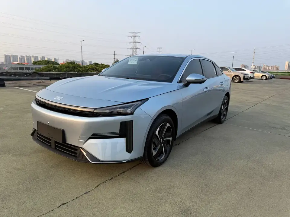 Geely Galaxy Galaxy L6 EM-i 140km Starship Edition 2025