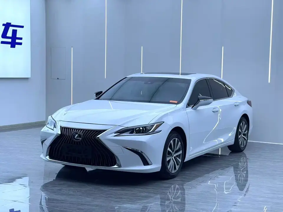 Lexus ES 200 Excellence Edition 2021