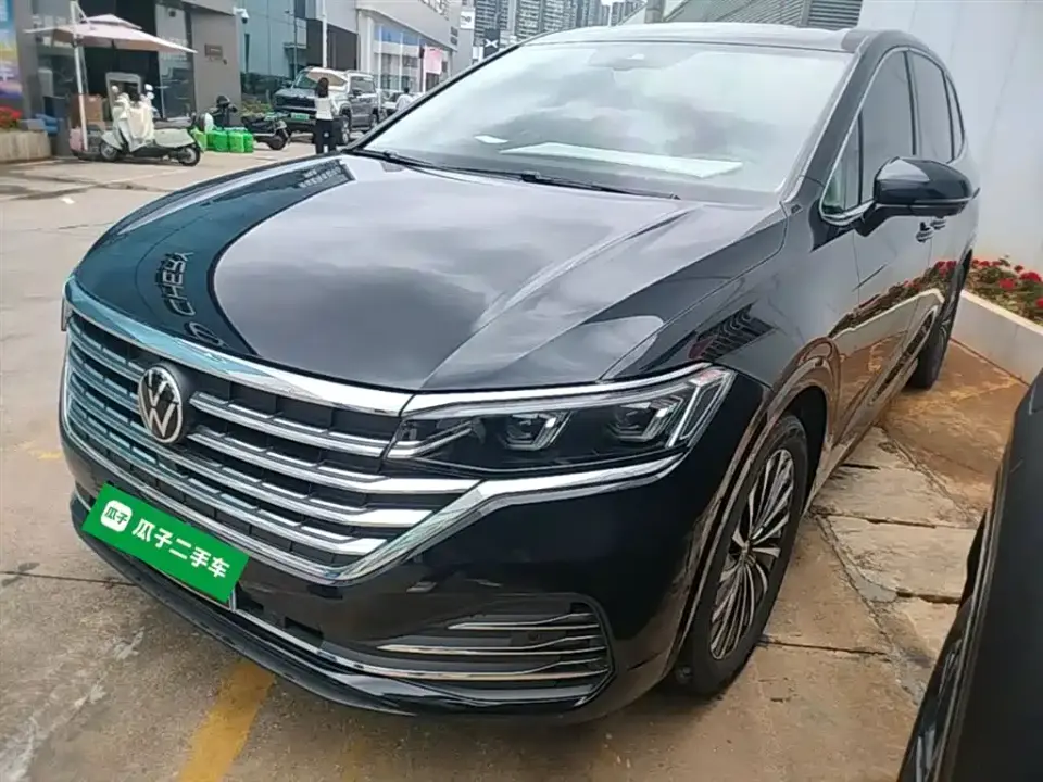 Volkswagen Viloran 380TSI Executive Edition 2025