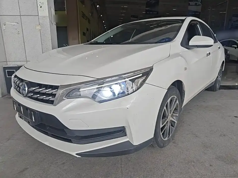 Venucia D60 1.6L XE CVT Premium Edition 2021