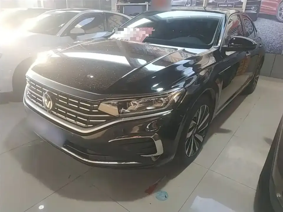Volkswagen Passat Facelift 330TSI Luxury Edition 2023