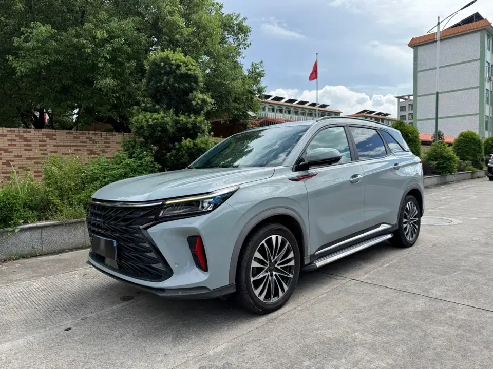 Dongfeng Fengguang Fengguang 580 1.5T Auto Luxury Enjoyment Model 2022