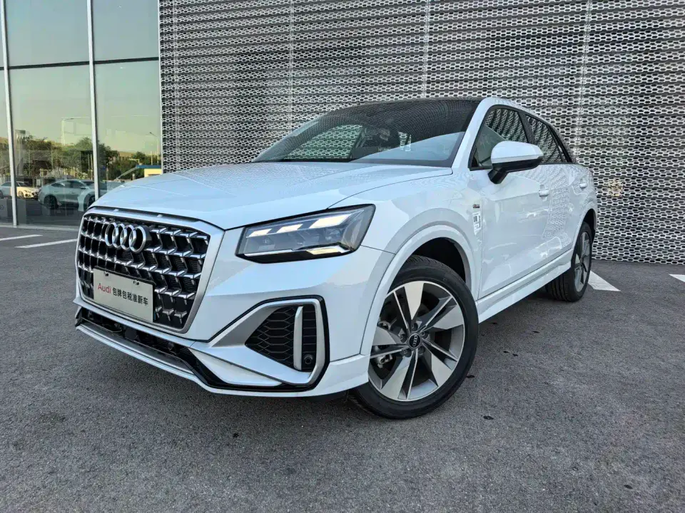 Audi Q2L 35TFSI Fashion Dynamic 2026