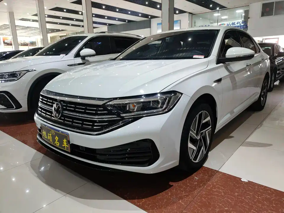 Volkswagen Sagitar 300TSI DSG Surpass Edition 2024
