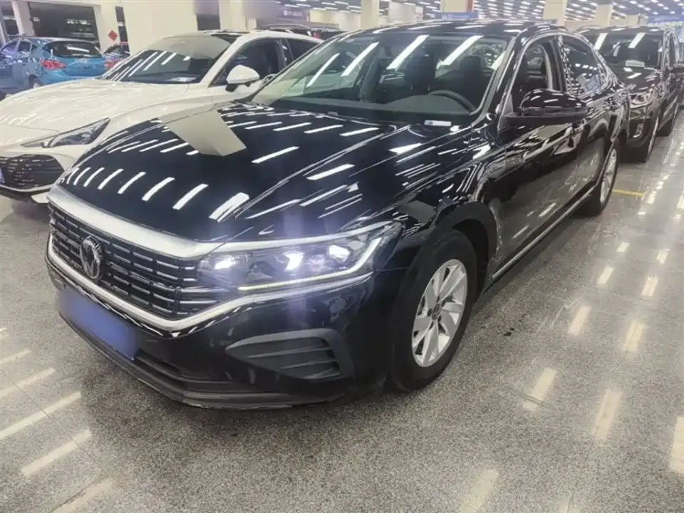 Volkswagen Passat Outstanding 280TSI Business Edition 2025