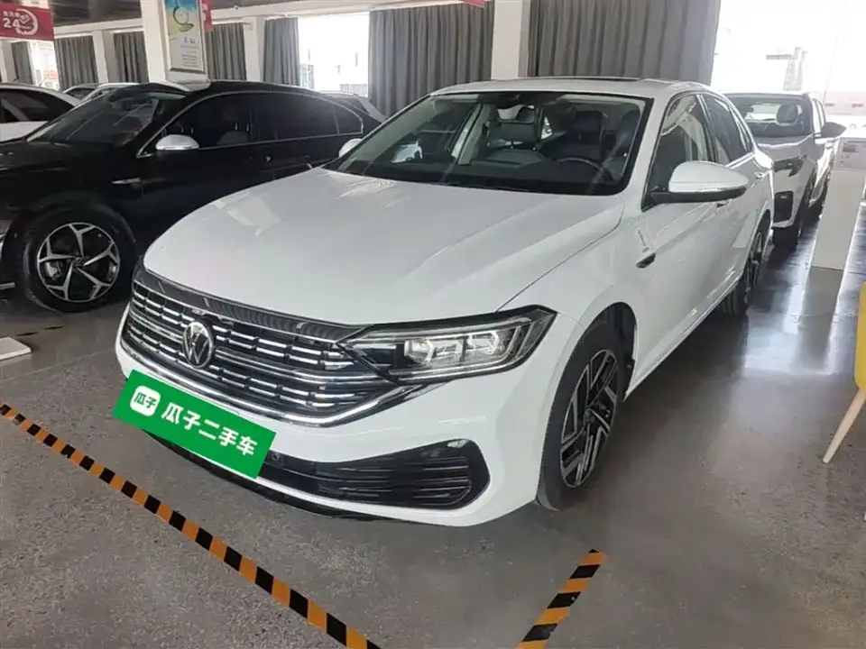 Volkswagen Sagitar 300TSI DSG Surpassing Edition 2023