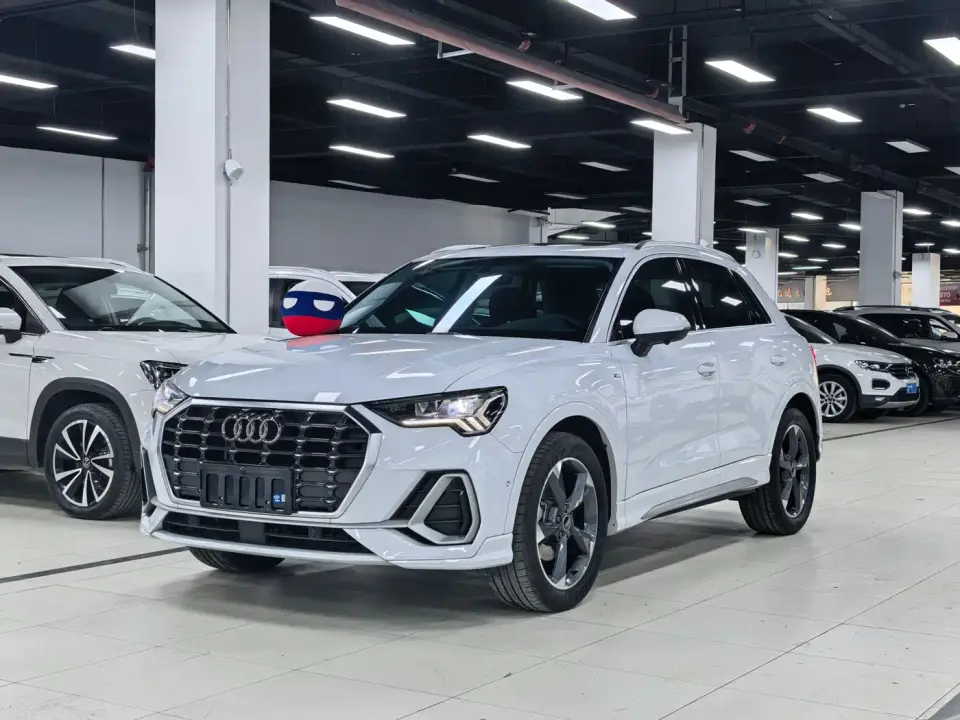 Audi Q3 35 TFSI Fashion Dynamic (1.4T) 2023