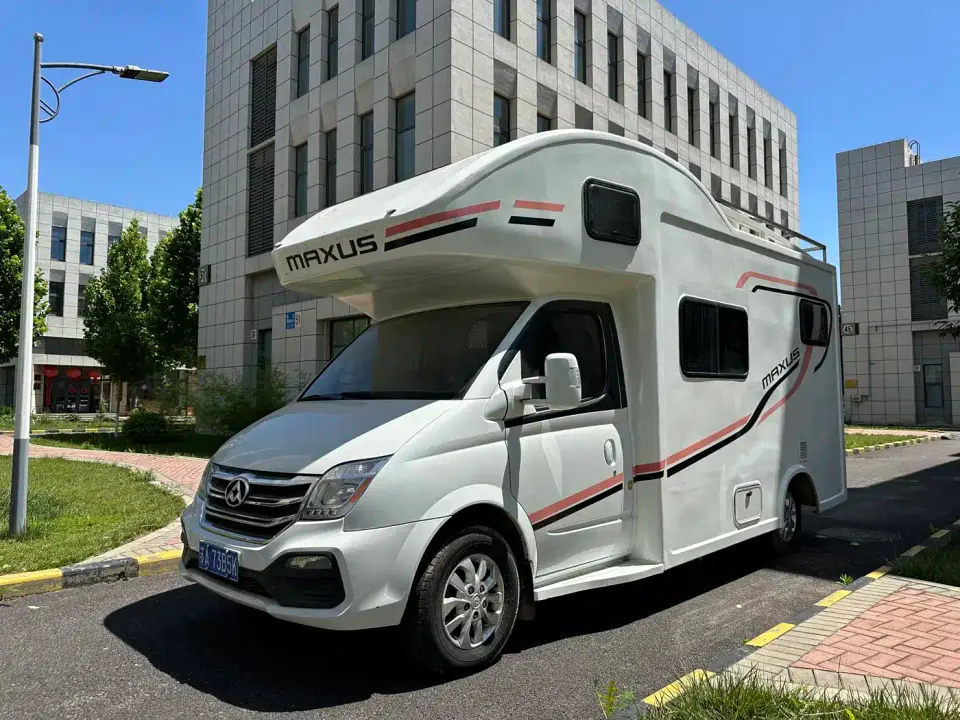 SAIC Maxus Xintu V80 2.5T AMT Elite Short Wheelbase Medium Roof 5-6 Seater 2019