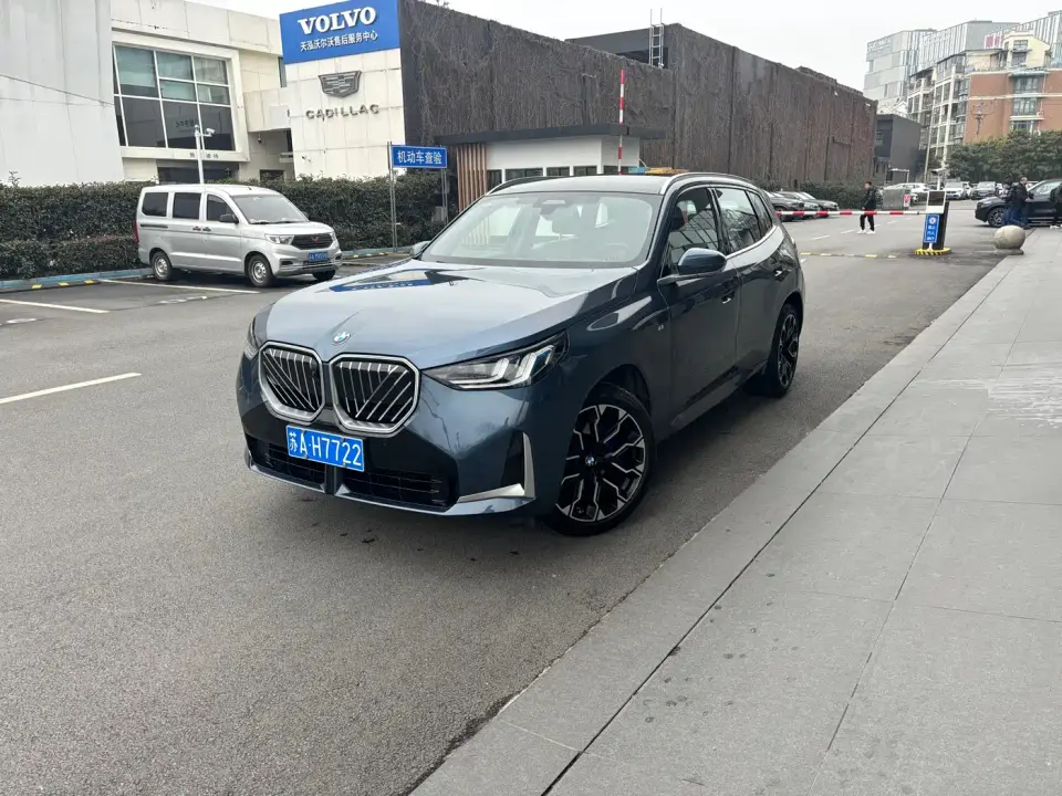 BMW X3 xDrive30L Premium Model M Sport Black Package 2025