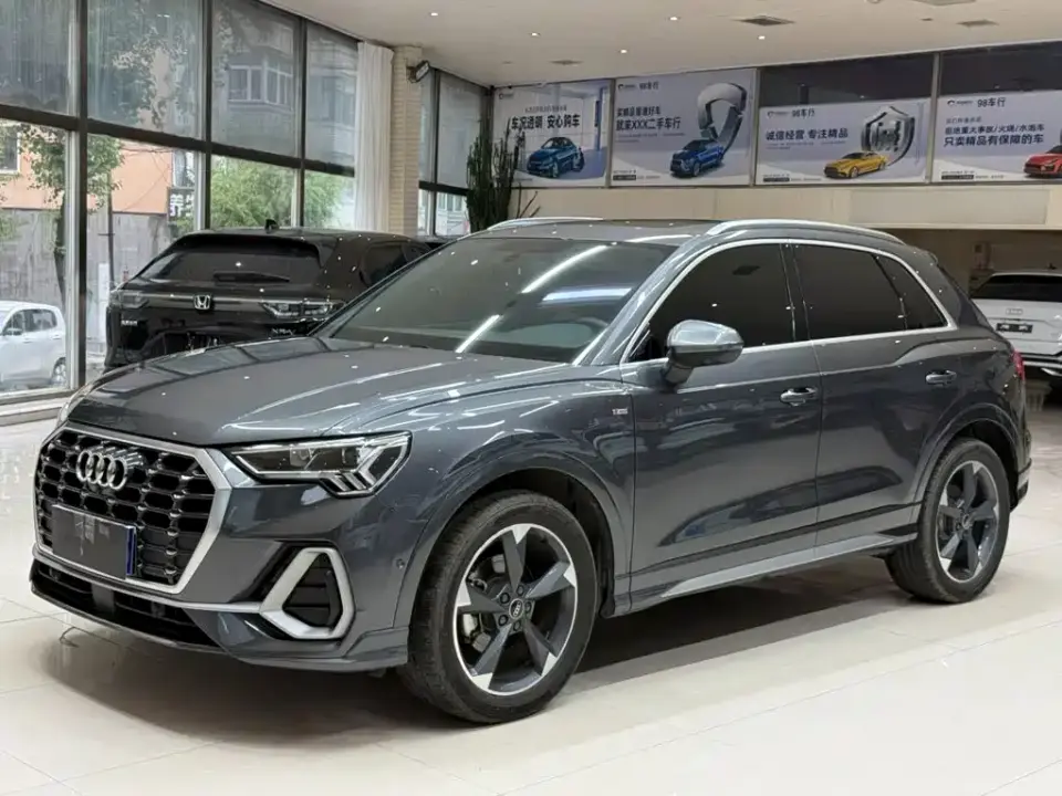 Audi Q3 35 TFSI Fashion Dynamic (1.4T) 2023