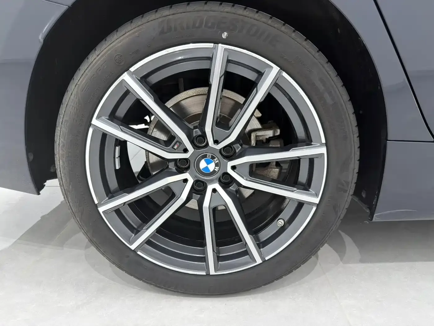 BMW 3 Series 320Li M Sport Package 2023 — фото 18