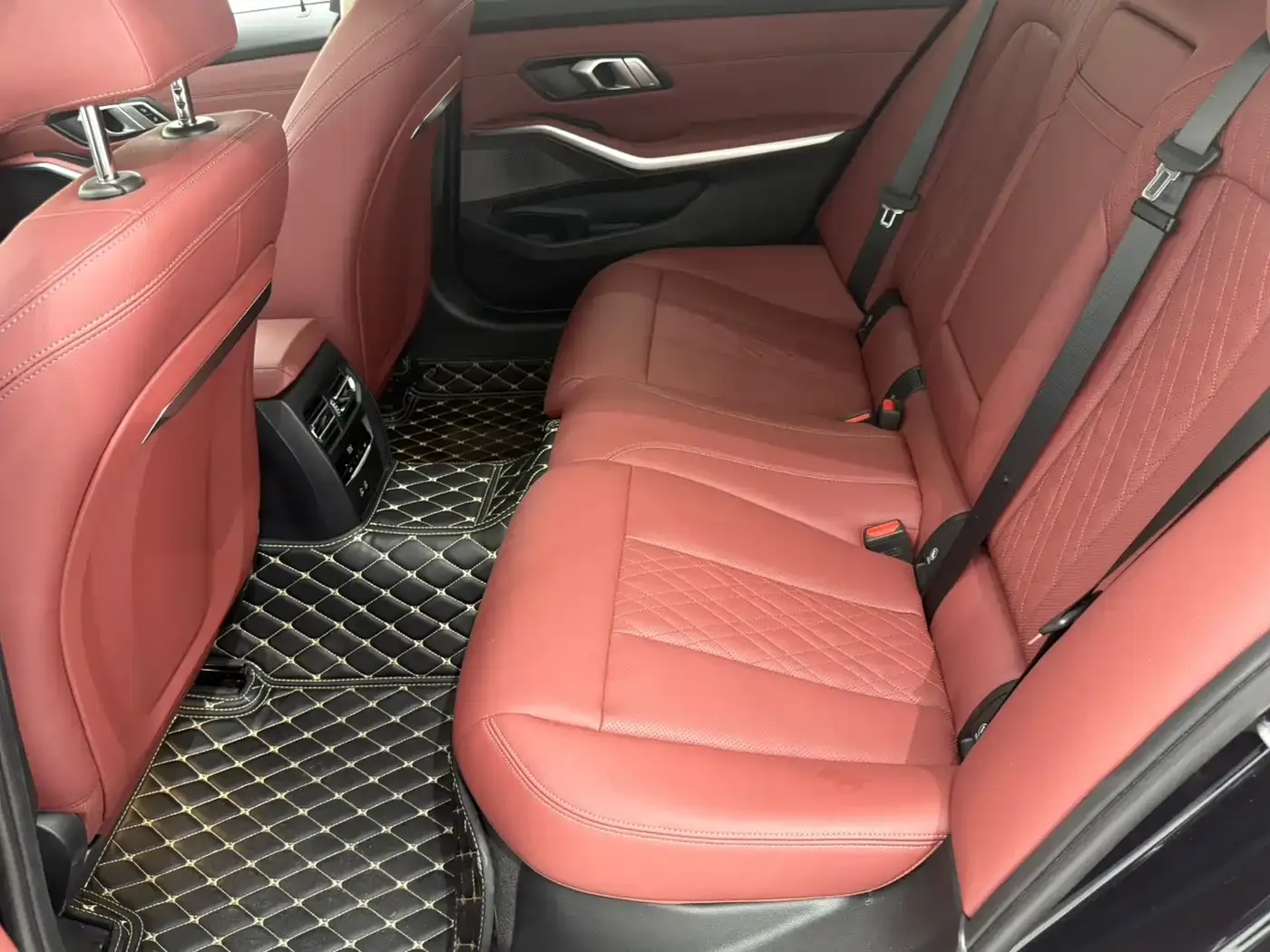 BMW 3 Series 320Li M Sport Package 2023 — фото 14