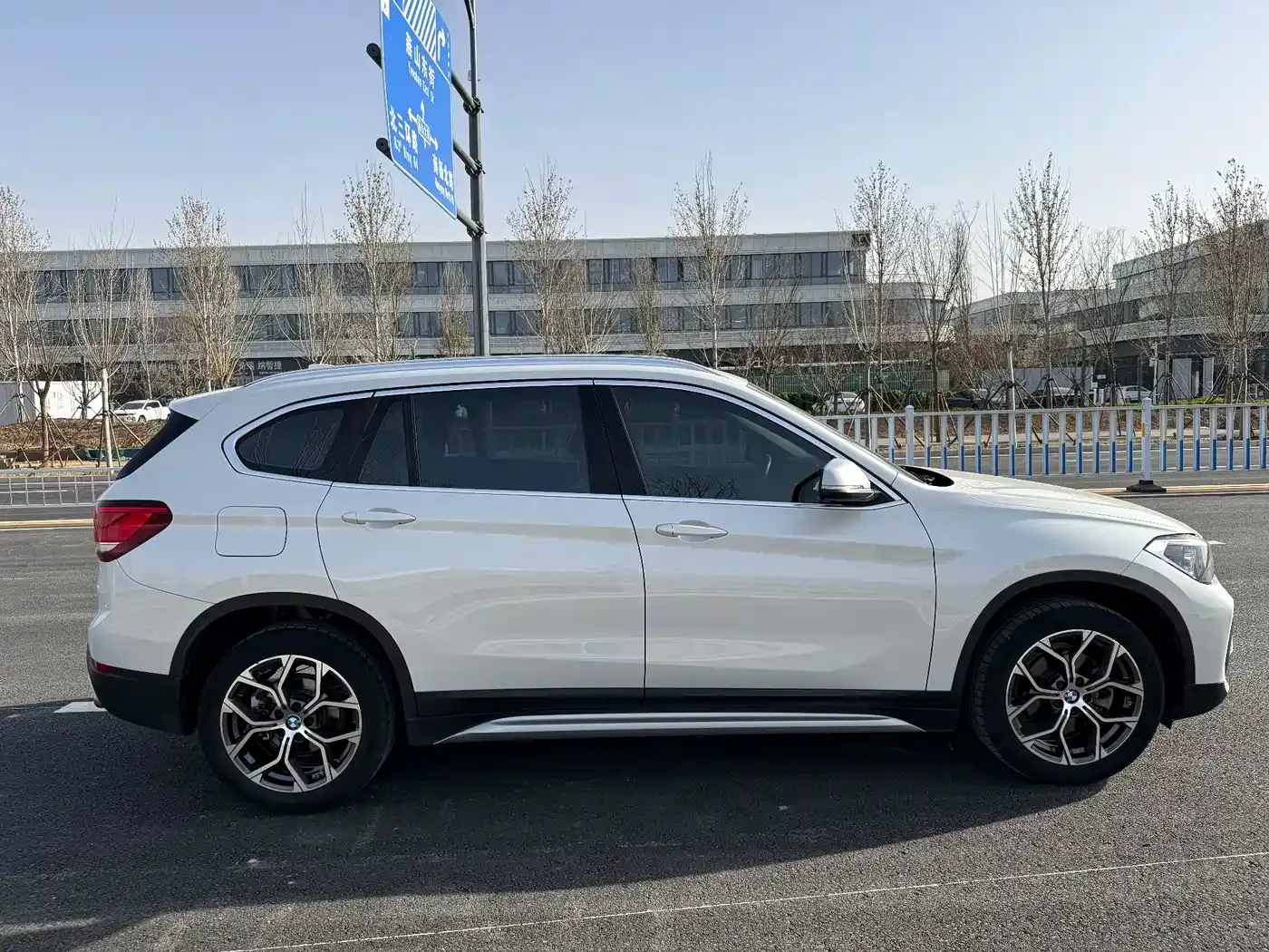 BMW X1 sDrive20Li Fashion 2023 — фото 10