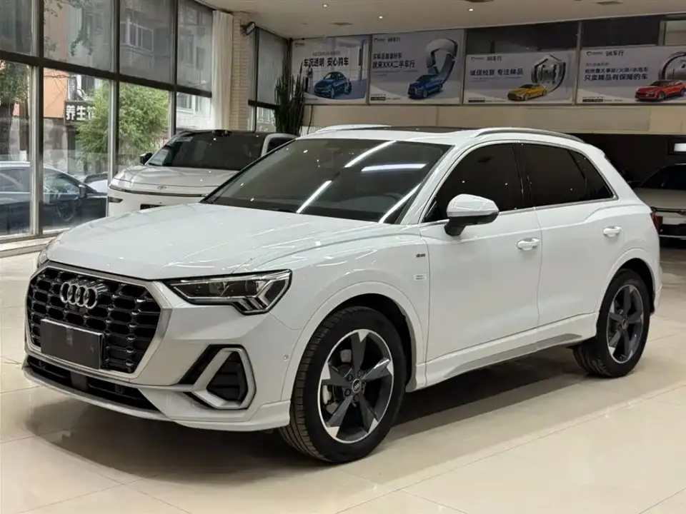 Audi Q3 35 TFSI Fashion Dynamic (1.4T) 2023