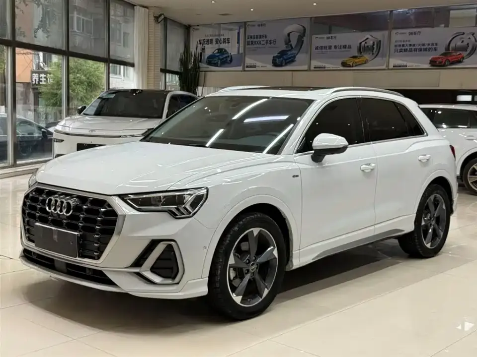 Audi Q3 35 TFSI Fashion Dynamic (1.4T) 2023