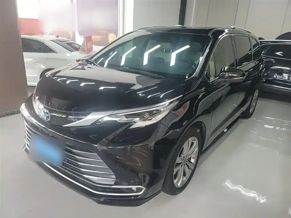 Toyota Sienna 2.5L Hybrid Ultimate Edition 2024