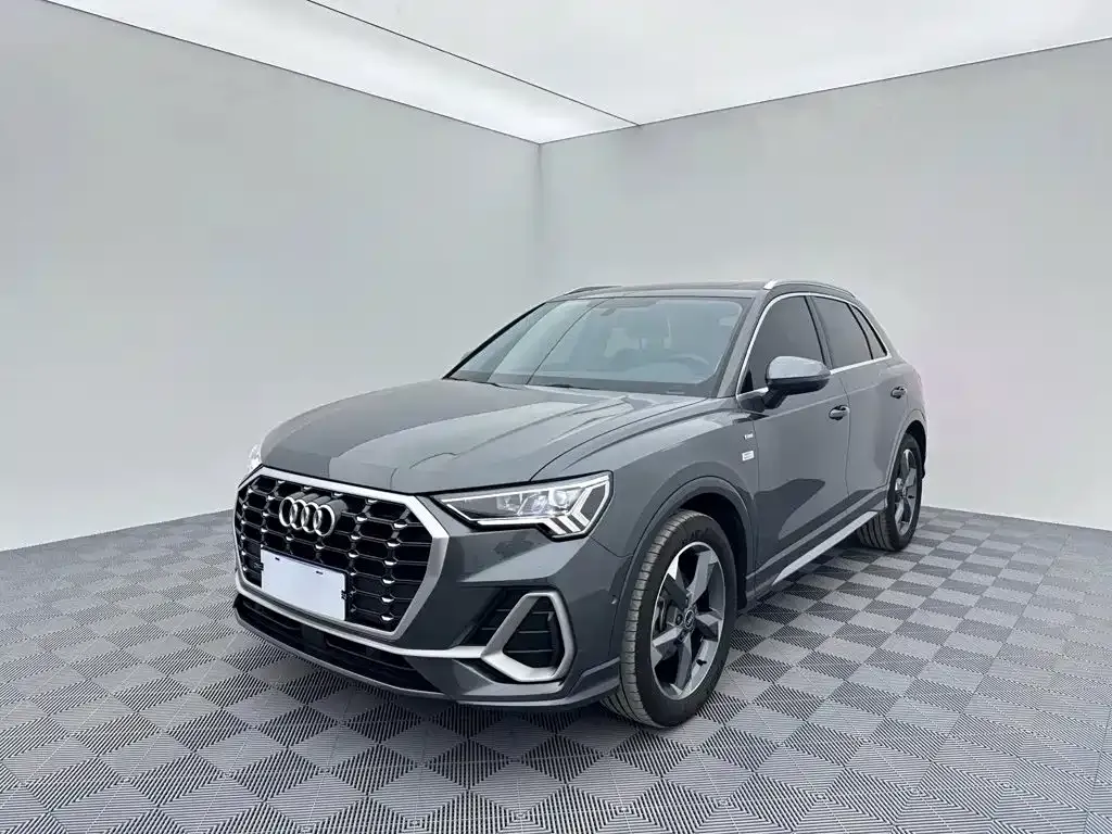 Audi Q3 35 TFSI Fashion Dynamic (1.4T) 2023