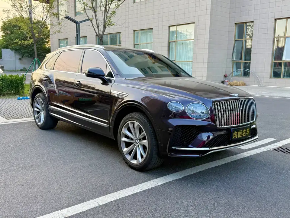 Bentley Bentayga 4.0T V8 Long Wheelbase Version 2023