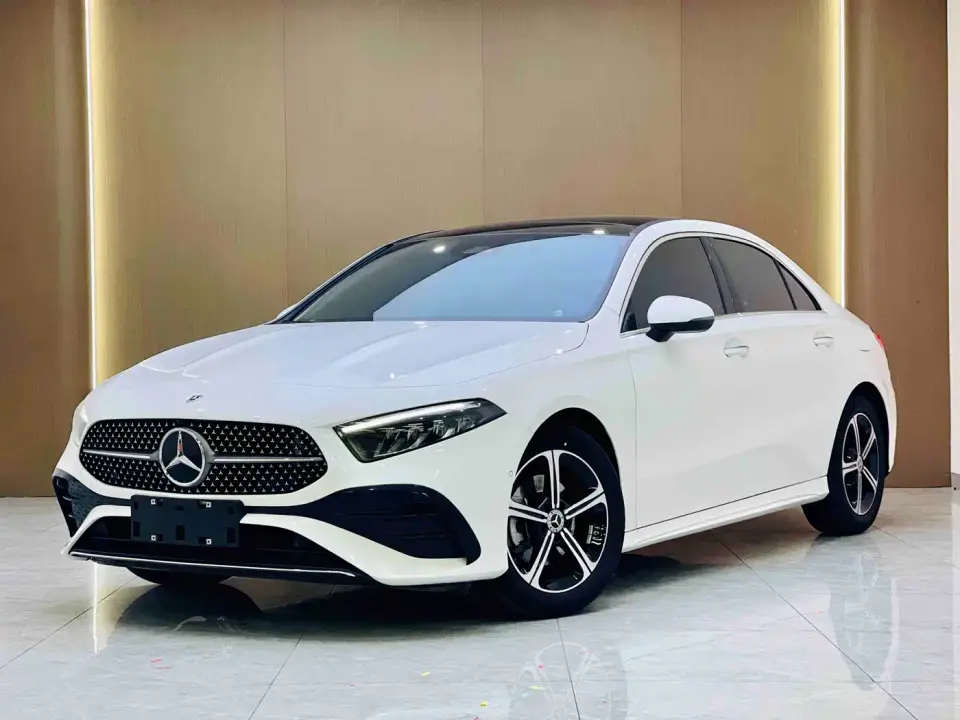 Mercedes-Benz A-Class A 200 L Fashion Edition 2024