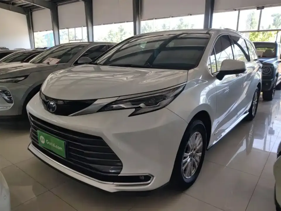 Toyota Sienna 2.5L Hybrid Premium Edition 2022