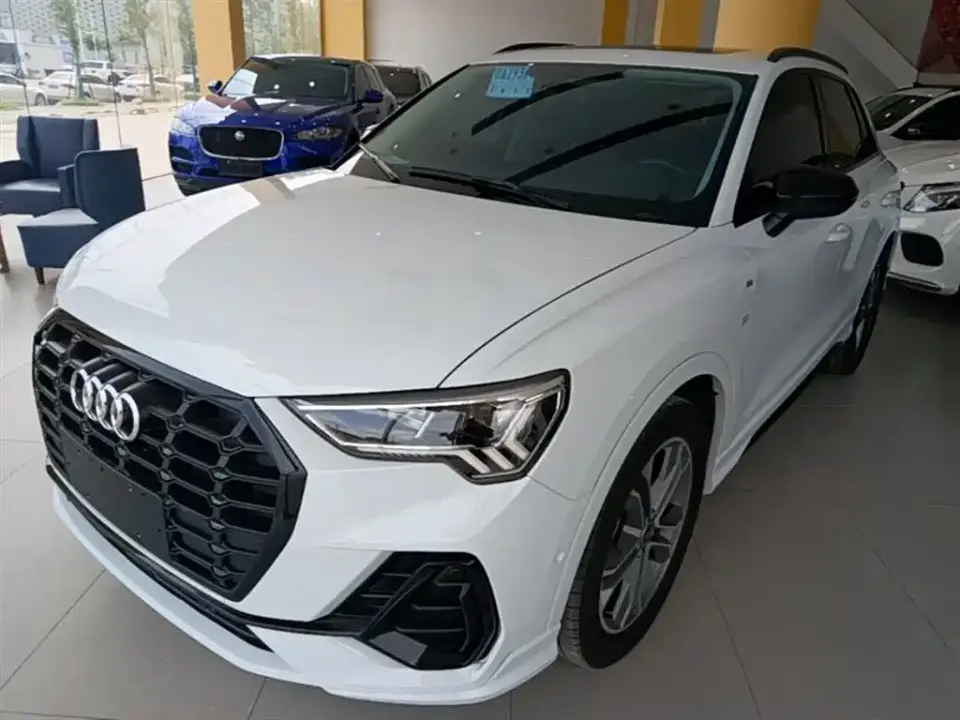 Audi Q3 35 TFSI Fashion Dynamic (1.4T) 2023