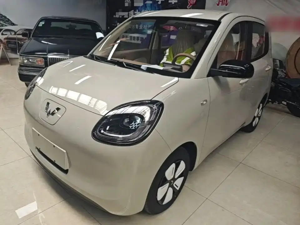 Wuling Motors Hongguang MINIEV 4-Door Premium Edition 2026