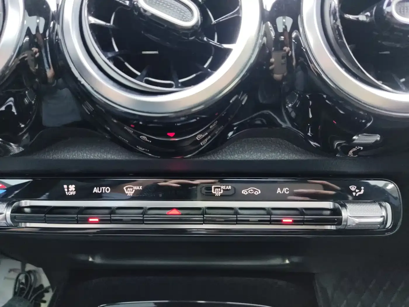 Mercedes-Benz GLB-Class GLB 180 Style 2020 — фото 17