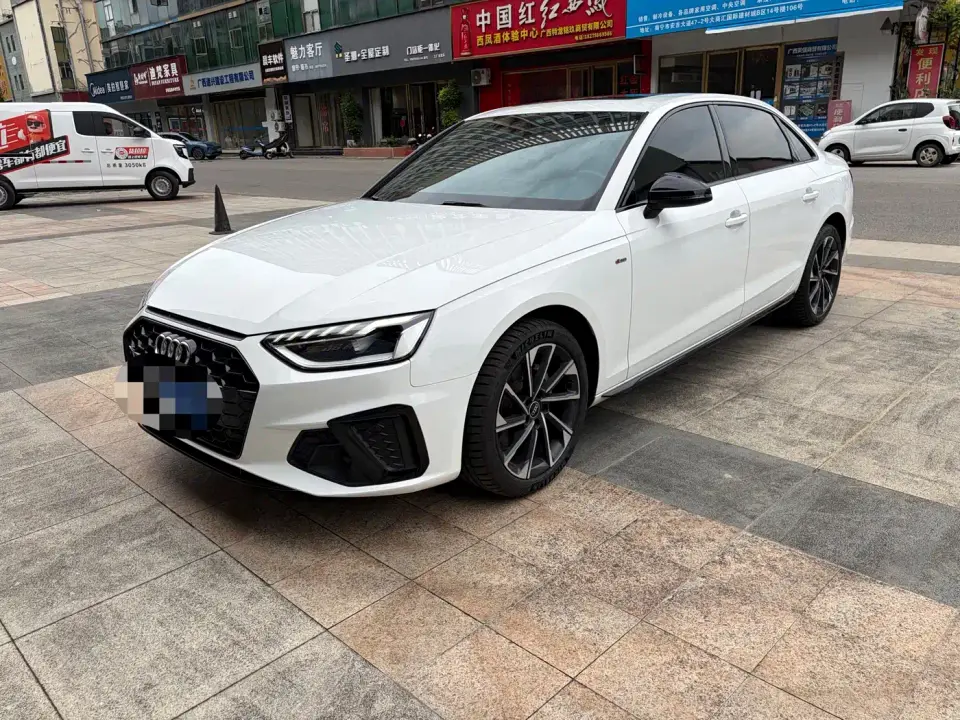 Audi A4L 40 TFSI Luxury Sport 2023