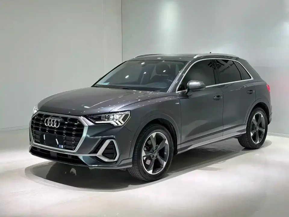 Audi Q3 35 TFSI Fashion Dynamic (1.4T) 2023