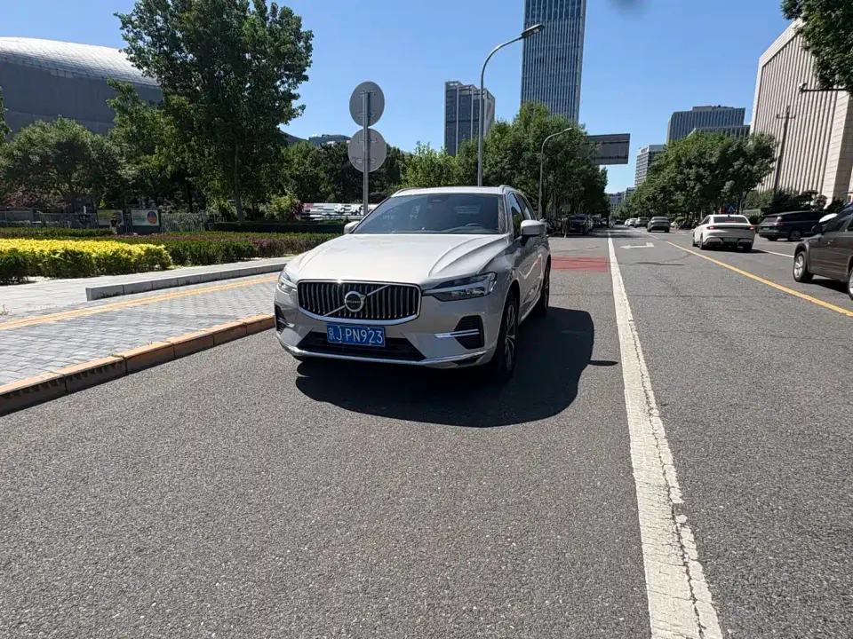Volvo XC60 B5 AWD Zhiyi Luxury Edition 2024