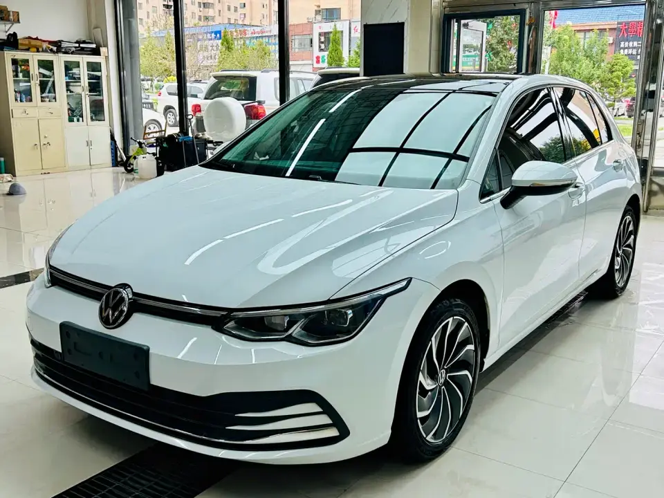 Volkswagen Golf Model 280TSI DSG R-Line 2023