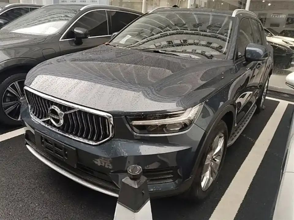Volvo XC40 Model T4 AWD Smart Drive Fashion Edition 2021