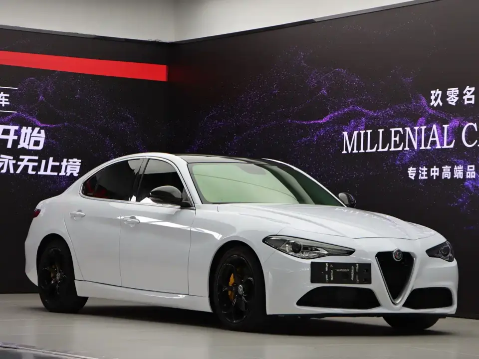 Alfa Romeo Giulia 2.0T 280HP Luxury Edition 2019