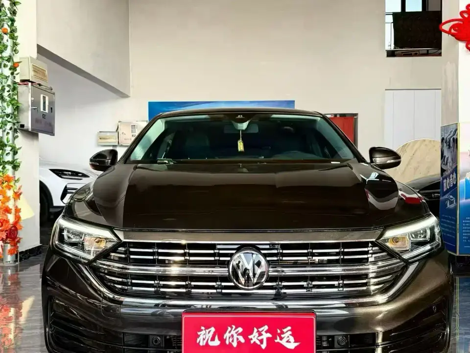 Volkswagen Sagitar 300TSI DSG Surpass Edition 2024