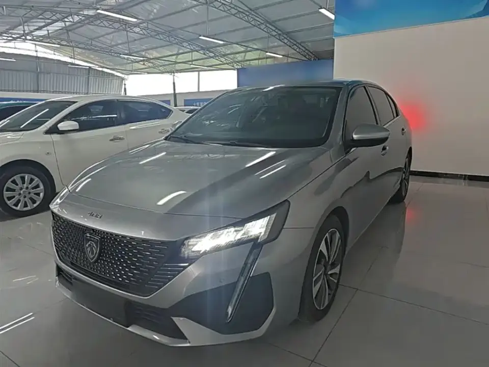 Peugeot 408 1.6T Light Chaser Edition 2025
