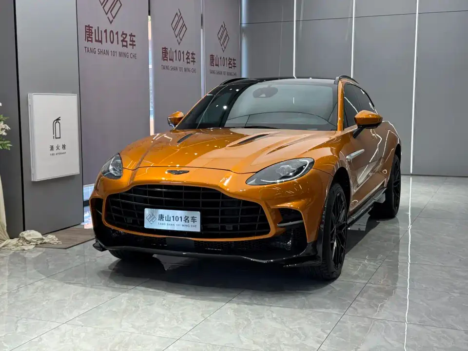 Aston Martin DBX 3.0T STRAIGHT-SIX 2022