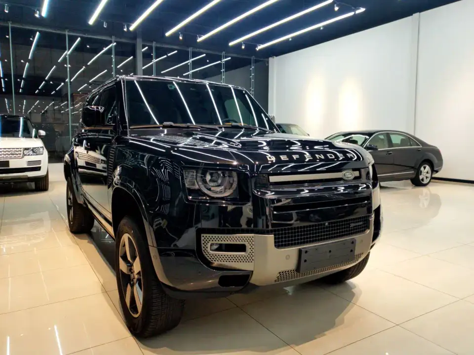 Land Rover Defender Model 110 3.0T P400 X-DYNAMIC HSE 2023