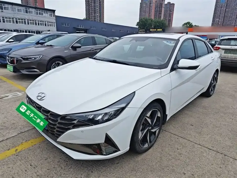 Hyundai Elantra 1.5L CVT LUX Premium Edition 2023