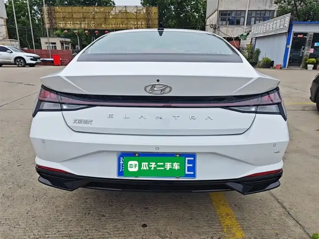 Hyundai Elantra 1.5L CVT LUX Premium Edition 2023 — фото 6