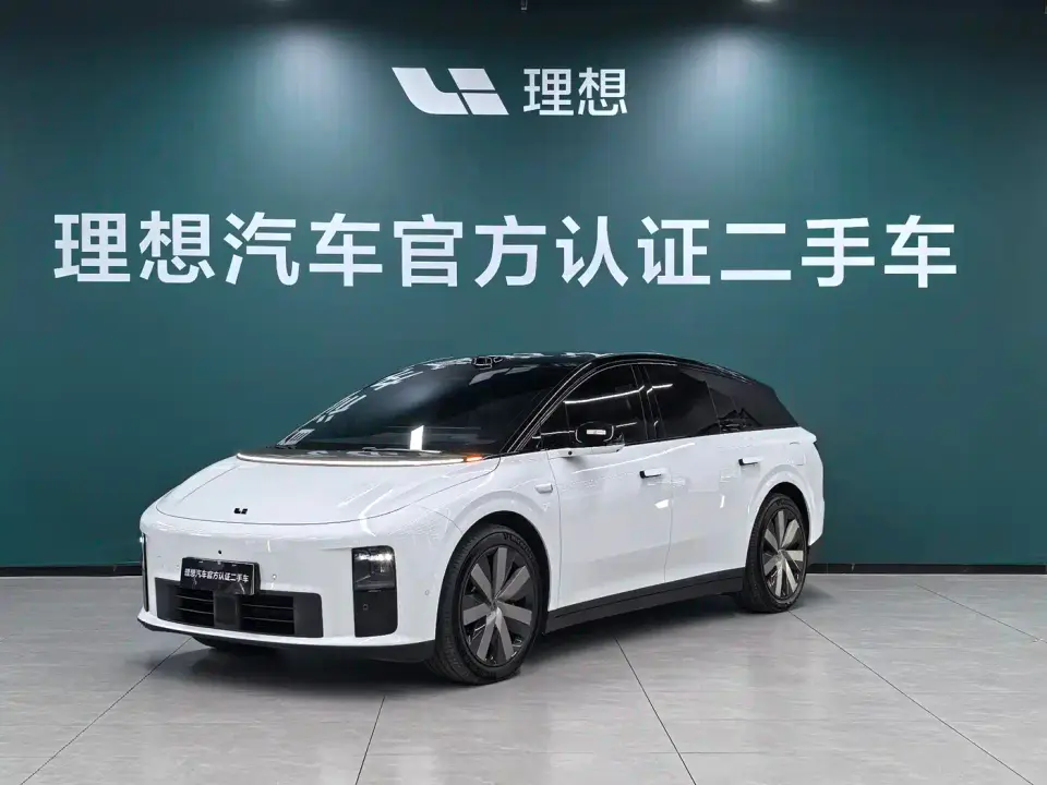 Li Auto i6 4WD Base Model 2025