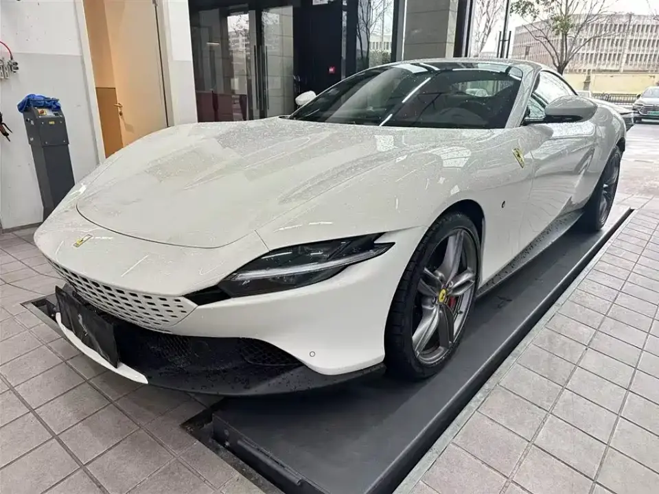 Ferrari Roma 3.9T V8 2022
