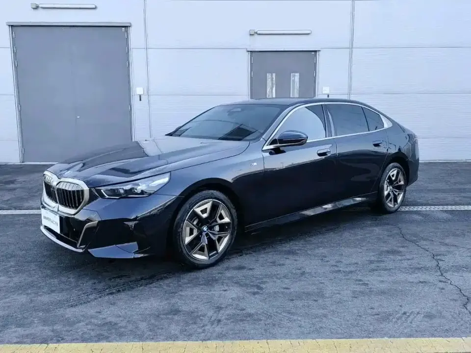 BMW 5 Series 530Li Leading M Sport Package 2025