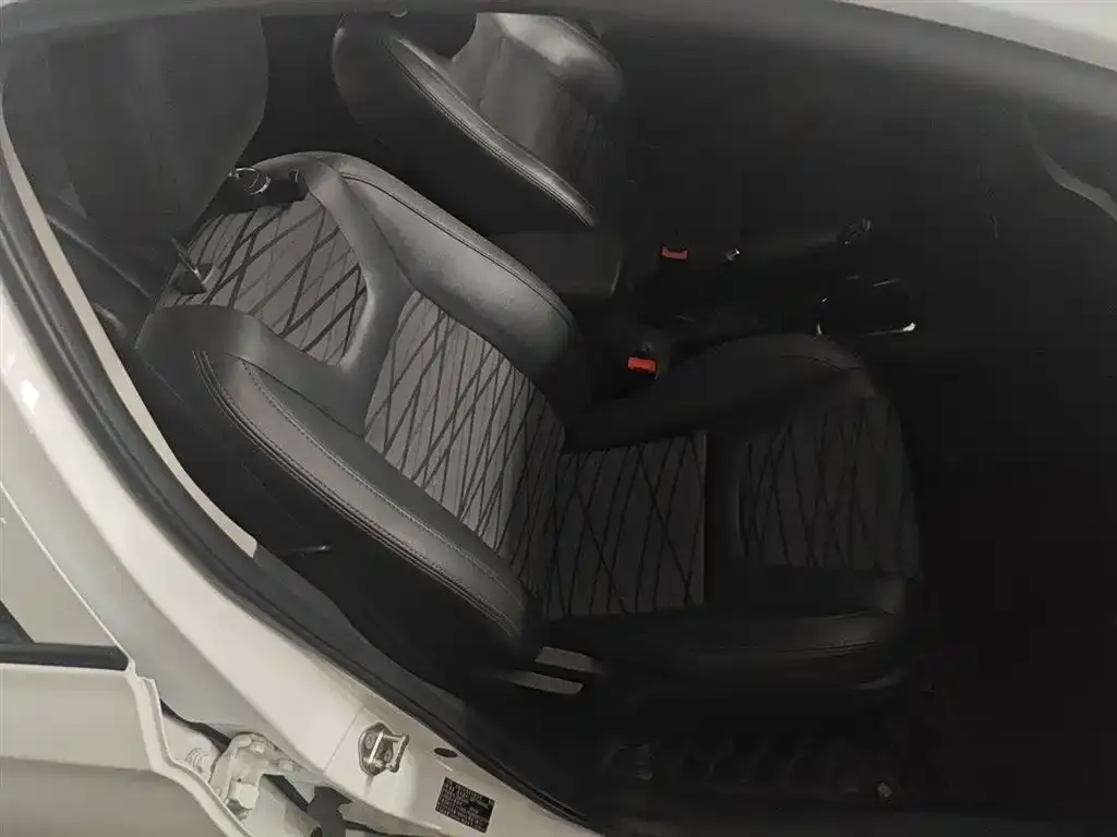 Cowin Kaiyi E3 1.5L Manual Luxury 2019 — фото 5